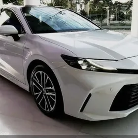 Toyota Camry 2025