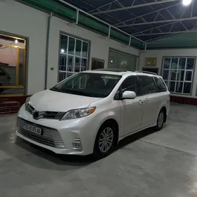 Toyota Sienna 2020