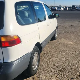 Toyota Sienna 1998