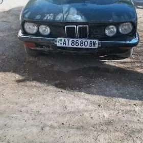 BMW 525 1982