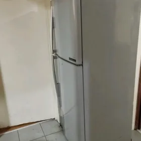 Toshiba Holodilnik