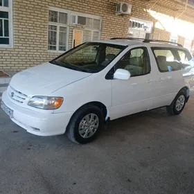 Toyota Sienna 2002