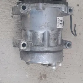 VOLVO Компресор