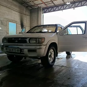 Nissan Pathfinder 1998