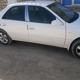 Toyota Camry 2001