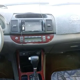 Toyota Camry 2004