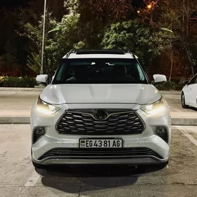 Toyota Highlander 2022