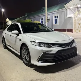 Toyota Camry 2021