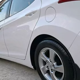 Hyundai Elantra 2012