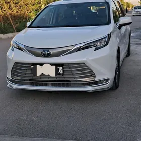 Toyota Sienna 2021