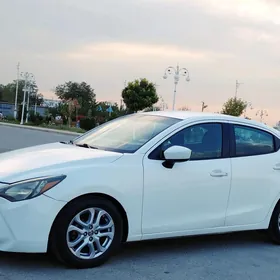 Toyota Yaris iA 2016
