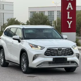 Toyota Highlander 2021