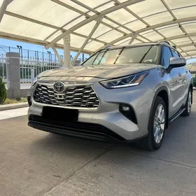 Toyota Highlander 2020