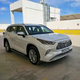 Toyota Highlander 2022