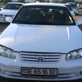 Toyota Camry 2000