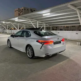 Toyota Camry 2021