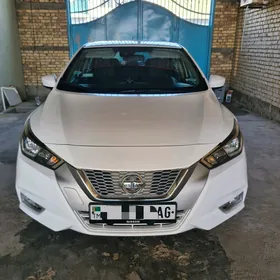 Nissan Versa 2021