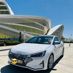 Hyundai Elantra 2020