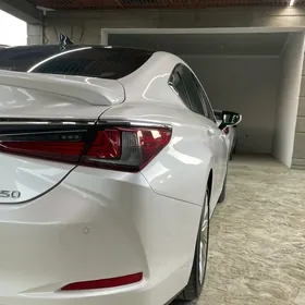 Lexus ES 350 2020