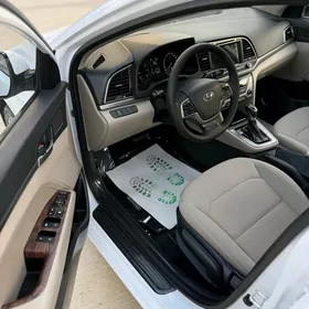 Hyundai Elantra 2018