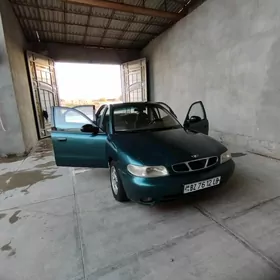 Daewoo Nubira 1998