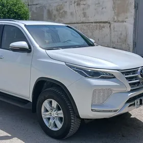 Toyota Fortuner 2024