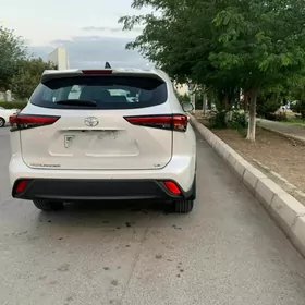 Toyota Highlander 2022