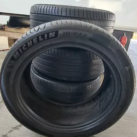 teker Michelin 245 45 18