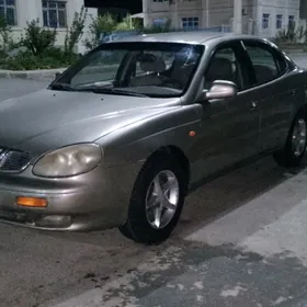 Daewoo Leganza 1998