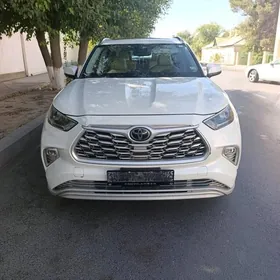 Toyota Highlander 2021