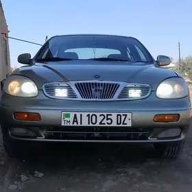 Daewoo Leganza 1998