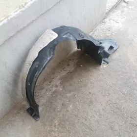 Tayota karolla padkrylnyk