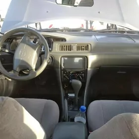 Toyota Camry 1999