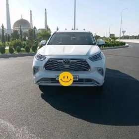 Toyota Highlander 2021