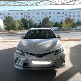 Toyota Camry Hybrid 2022