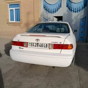 Toyota Camry 2001