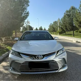 Toyota Camry 2022