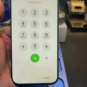 iPhone 16 pro max ekrany