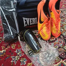 FUTBOL BUTSY KOMPLEKT