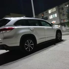 Toyota Highlander 2018