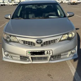 Toyota Camry 2014