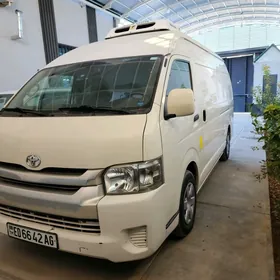 Toyota Hiace 2017