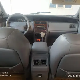 Toyota Avalon 2001
