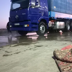 Mercedes-Benz ACTROS 3331 2004