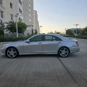 Mercedes-Benz S-Class 2009