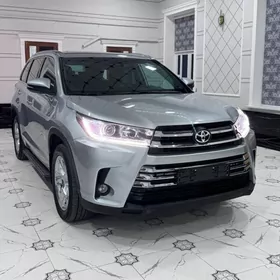 Toyota Highlander 2019