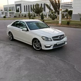 Mercedes-Benz C300 2010