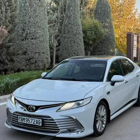 Toyota Camry 2021