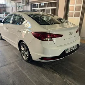 Hyundai Elantra 2020
