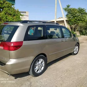 Toyota Sienna 2004